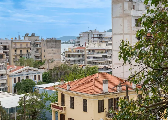 Comfy Downtown Apartment